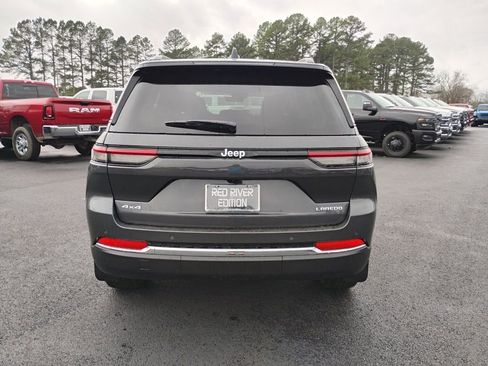 New 2026 Jeep Grand Cherokee Laredo image 6
