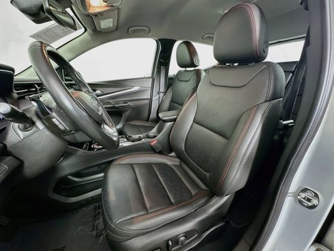 Used 2023 Chevrolet Bolt EUV LT w/ Convenience Package FWD image 22