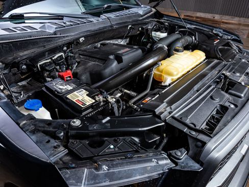 Used 2018 Ford F150 Raptor w/ Equipment Group 802A Luxury image 37