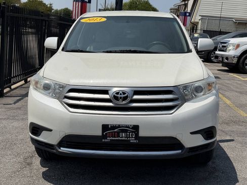 Used 2013 Toyota Highlander FWD image 2