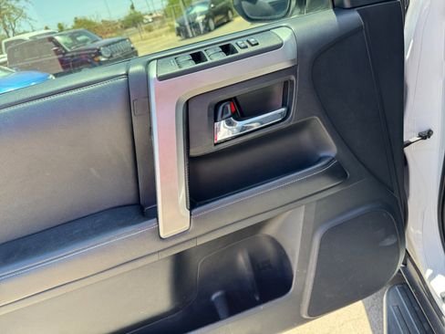 Used 2015 Toyota 4Runner SR5 RWD image 11