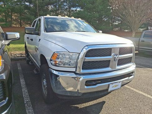Used 2014 RAM 2500 Tradesman w/ Chrome Appearance Group image 3