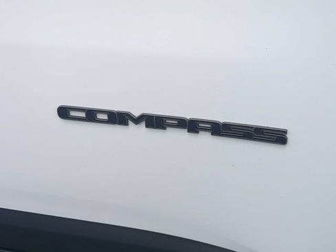 Used 2025 Jeep Compass Trailhawk AWD/4WD image 13