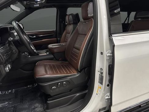 Used 2024 GMC Yukon XL Denali Ultimate image 4
