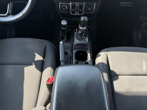 Used 2019 Jeep Wrangler Unlimited Sport S image 14