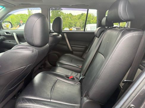 Used 2012 Toyota Highlander SE w/ Tow Pkg AWD/4WD image 18