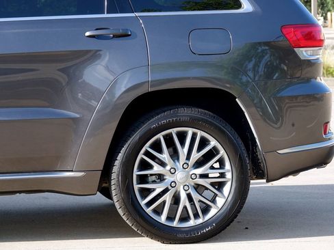 Used 2017 Jeep Grand Cherokee Summit w/ Platinum Series Group image 24