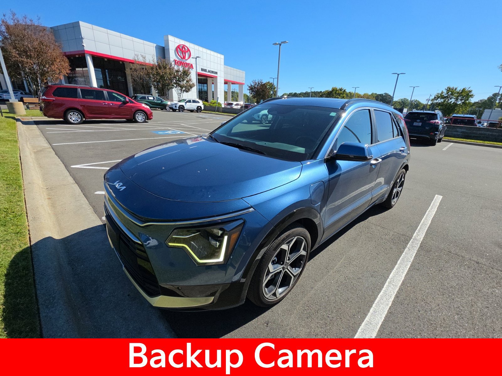 Used 2024 Kia Niro SX Touring FWD image 3