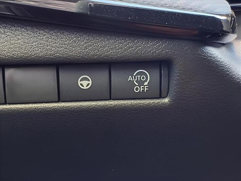 New 2026 Nissan Kicks SR image 17