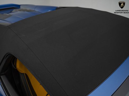 Used 2023 Lamborghini Huracan EVO image 20