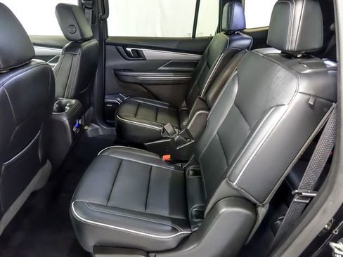 Certified 2025 Buick Enclave Preferred AWD/4WD image 14