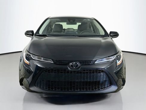 Used 2021 Toyota Corolla LE FWD image 2