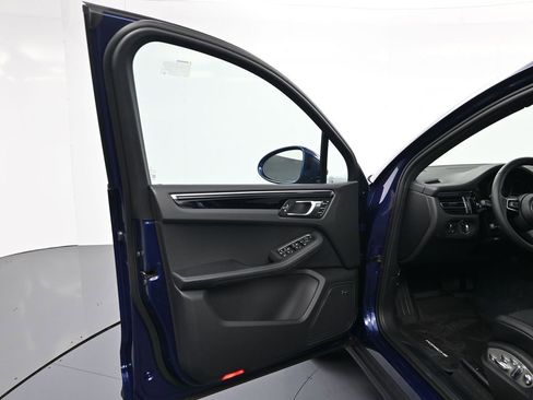 New 2026 Porsche Macan image 16