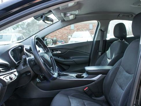 Used 2017 Chevrolet Volt LT w/ Comfort Package image 12