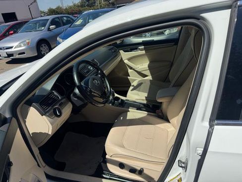 Used 2017 Volkswagen Passat 1.8T SE image 8