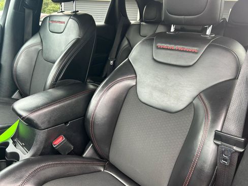 Used 2020 Jeep Cherokee Trailhawk AWD/4WD image 19