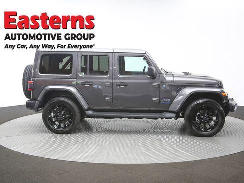 Used 2025 Jeep Wrangler Unlimited Sahara AWD/4WD image 41