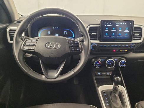 Used 2025 Hyundai Venue Limited FWD image 22