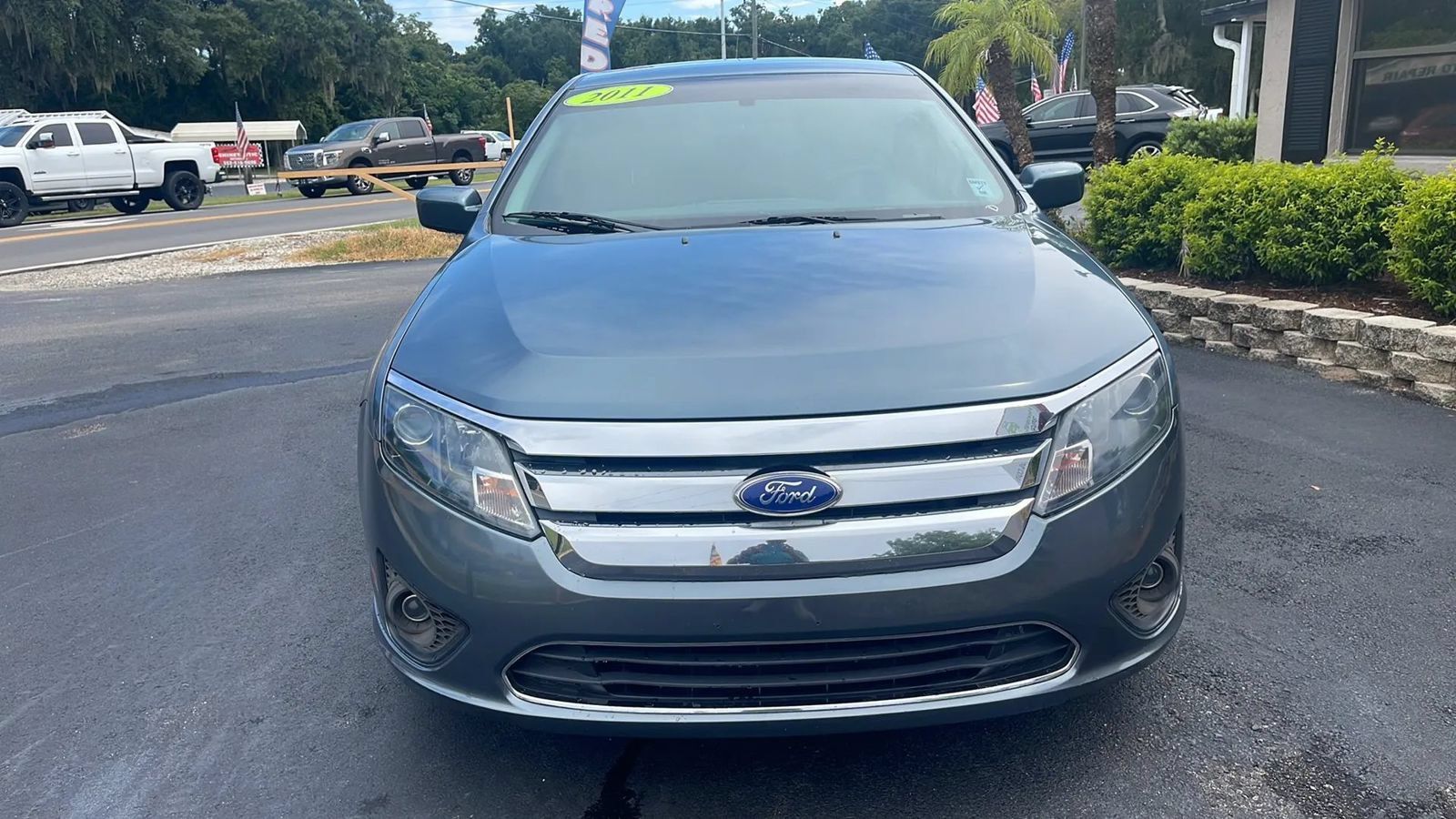 Used 2011 Ford Fusion SE FWD image 2