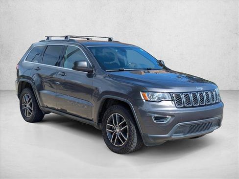 Used 2017 Jeep Grand Cherokee Laredo w/ Quick Order Package 2BE RWD image 3