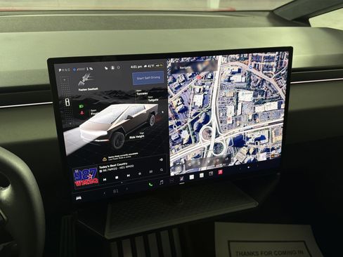 Used 2024 Tesla Cybertruck AWD Crew Cab image 19