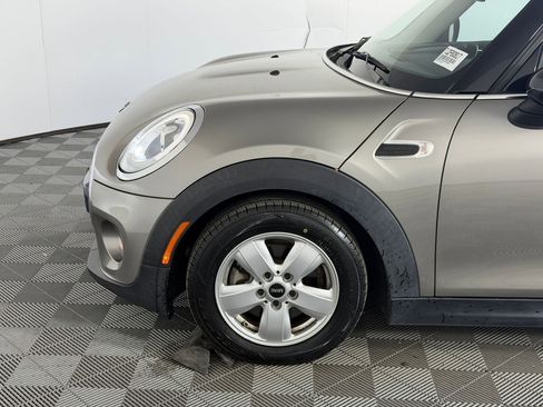 Used 2018 MINI Cooper 4-Door Hardtop FWD image 11