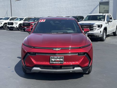 Used 2025 Chevrolet Equinox EV LT w/ Convenience Package FWD image 2