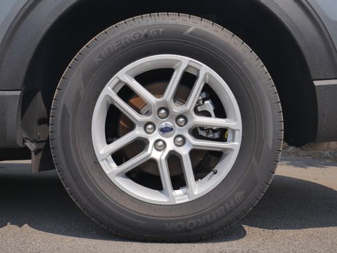 Used 2026 Ford Explorer Active AWD/4WD image 18