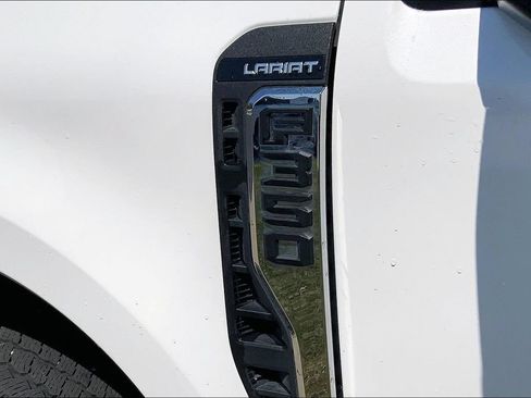 Used 2023 Ford F350 Lariat w/ Lariat Ultimate Package AWD/4WD image 4