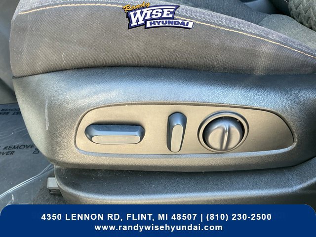 Used 2023 Chevrolet Equinox LT FWD image 14