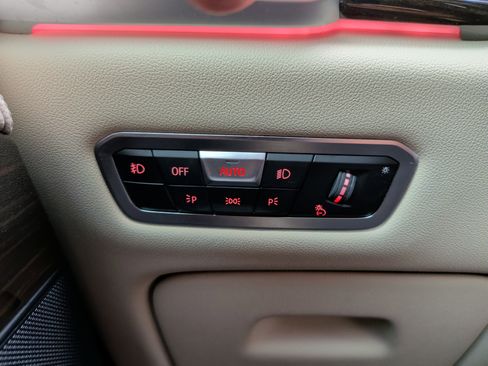 Used 2019 BMW X5 xDrive40i w/ Premium Package 2 image 24