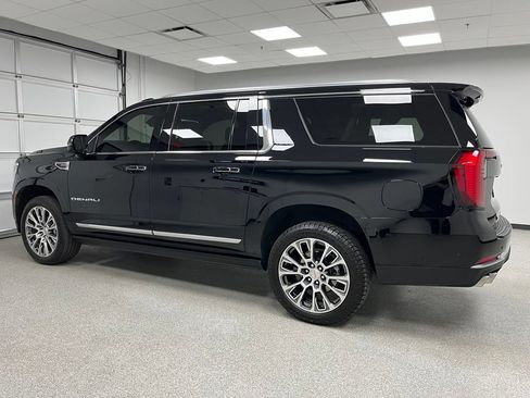 Used 2026 GMC Yukon XL Denali w/ Sun & Power Step Package AWD/4WD image 7