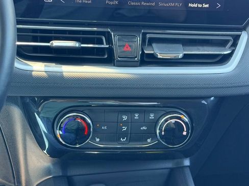 Used 2024 Chevrolet TrailBlazer LT w/ LT Cold Weather Package FWD image 23