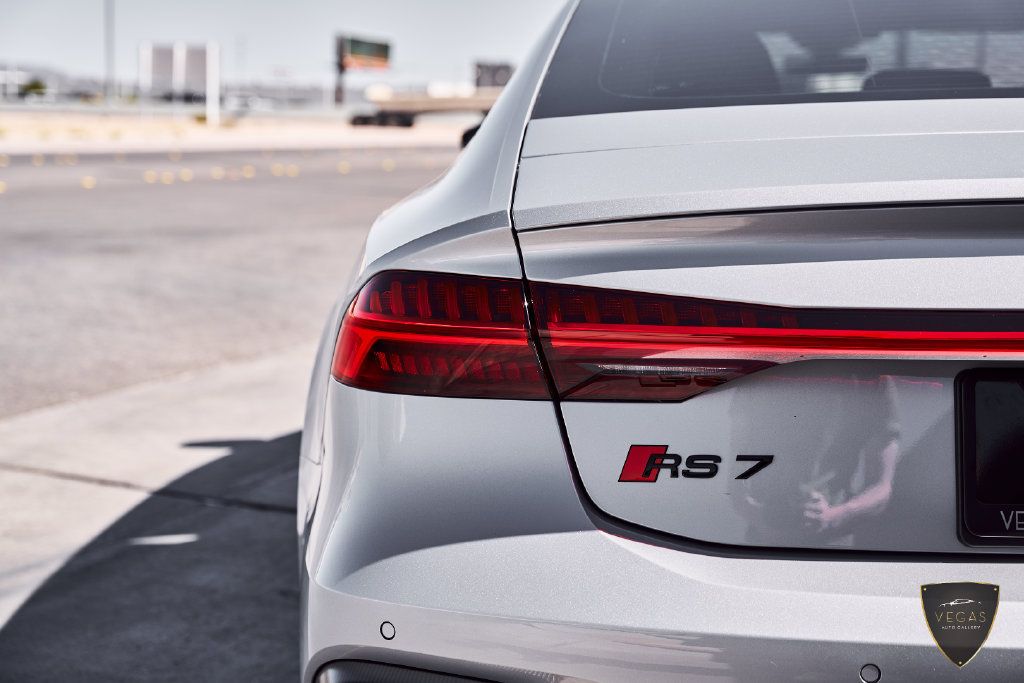 Used 2025 Audi RS 7 Performance AWD/4WD image 10