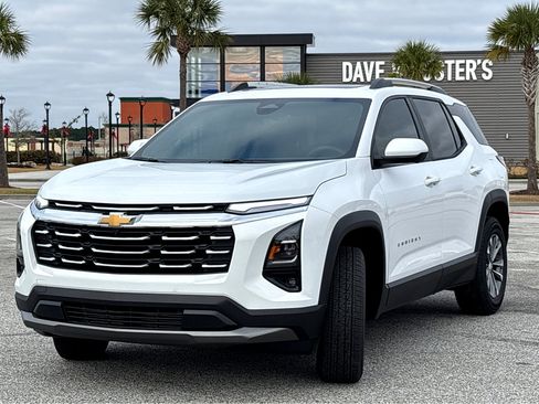 New 2026 Chevrolet Equinox LT w/ Convenience Package II image 3