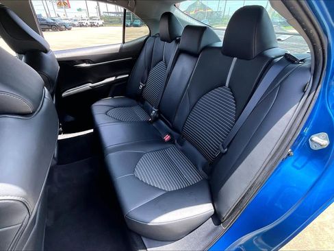 Used 2020 Toyota Camry SE FWD image 18