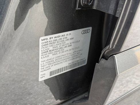 Certified 2025 Audi Q3 2.0T Premium Plus w/ Premium Plus Package image 21