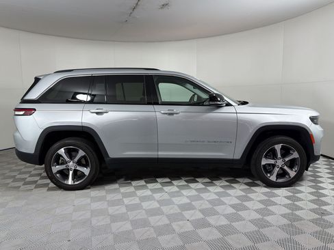 Used 2023 Jeep Grand Cherokee 4WD 4xe w/ Luxury Tech Group II image 8