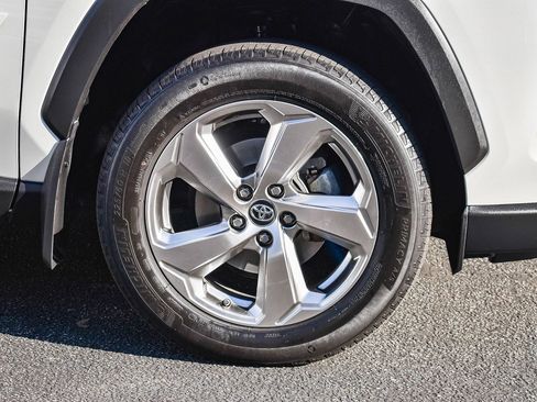 Used 2019 Toyota RAV4 Limited image 9