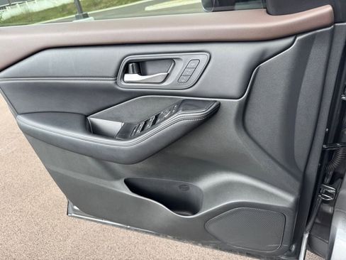 Used 2023 Nissan Rogue SL w/ SL Premium Package FWD image 23