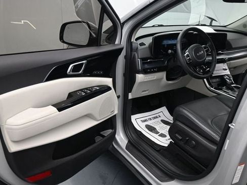 Used 2024 Kia Carnival SX Prestige FWD image 19
