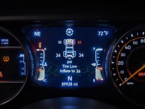 Used 2018 Jeep Wrangler Unlimited Sport S AWD/4WD image 13
