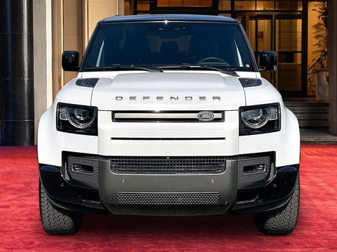 Used 2025 Land Rover Defender 90 X-Dynamic SE AWD/4WD image 3