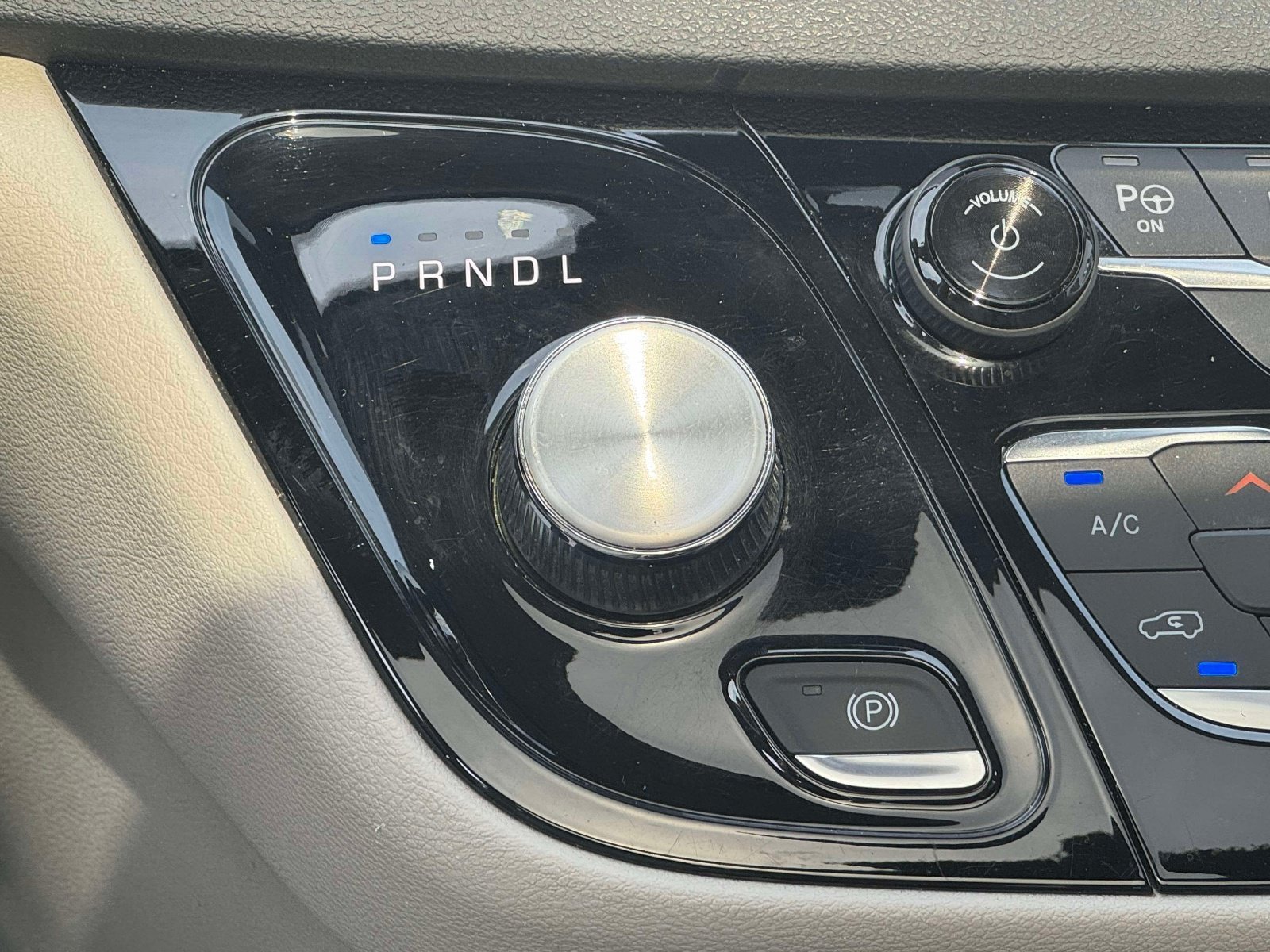 Used 2020 Chrysler Pacifica Touring-L w/ Advanced Safetytec Group FWD image 28