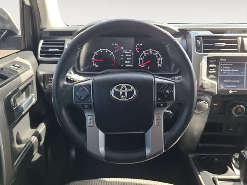 Used 2020 Toyota 4Runner SR5 AWD/4WD image 12