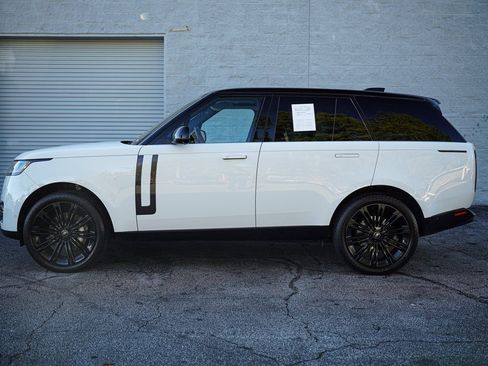 Used 2022 Land Rover Range Rover SE image 9