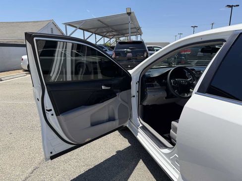 Used 2013 Toyota Camry LE FWD image 5