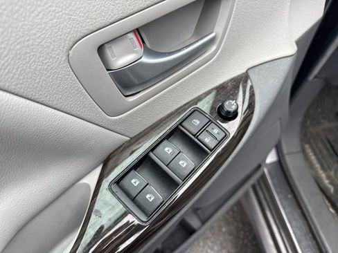 Used 2019 Toyota Sienna XLE Premium image 25
