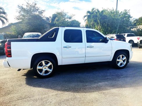 Used 2008 Chevrolet Avalanche LTZ w/ LTZ Preferred Equipment Group image 9