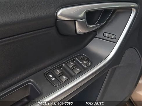 Used 2016 Volvo V60 T5 Cross Country w/ Convenience Package image 30